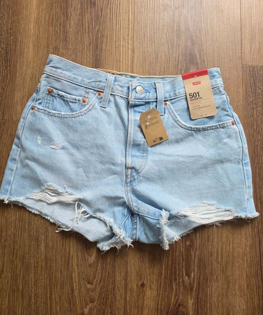 NWT 501 Original High Rise Distressed Cutoff Denim Shorts Size 27